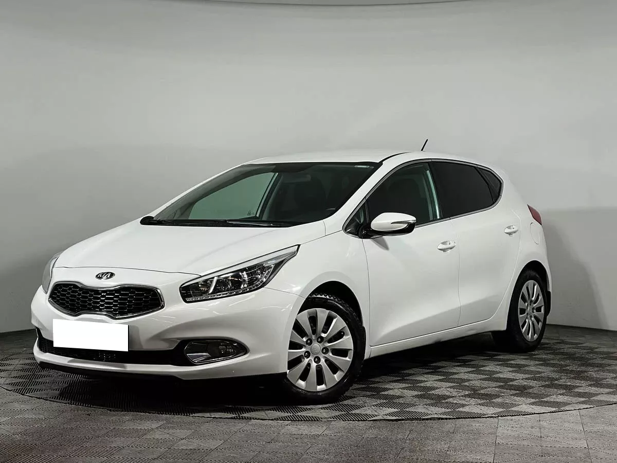 Купить Kia Ceed 2014 г.в. 115773 Автоматическая Бензин/1600 см3 за 741950  руб. скидка 607050 руб. в Кредит от 4.9% годовых.