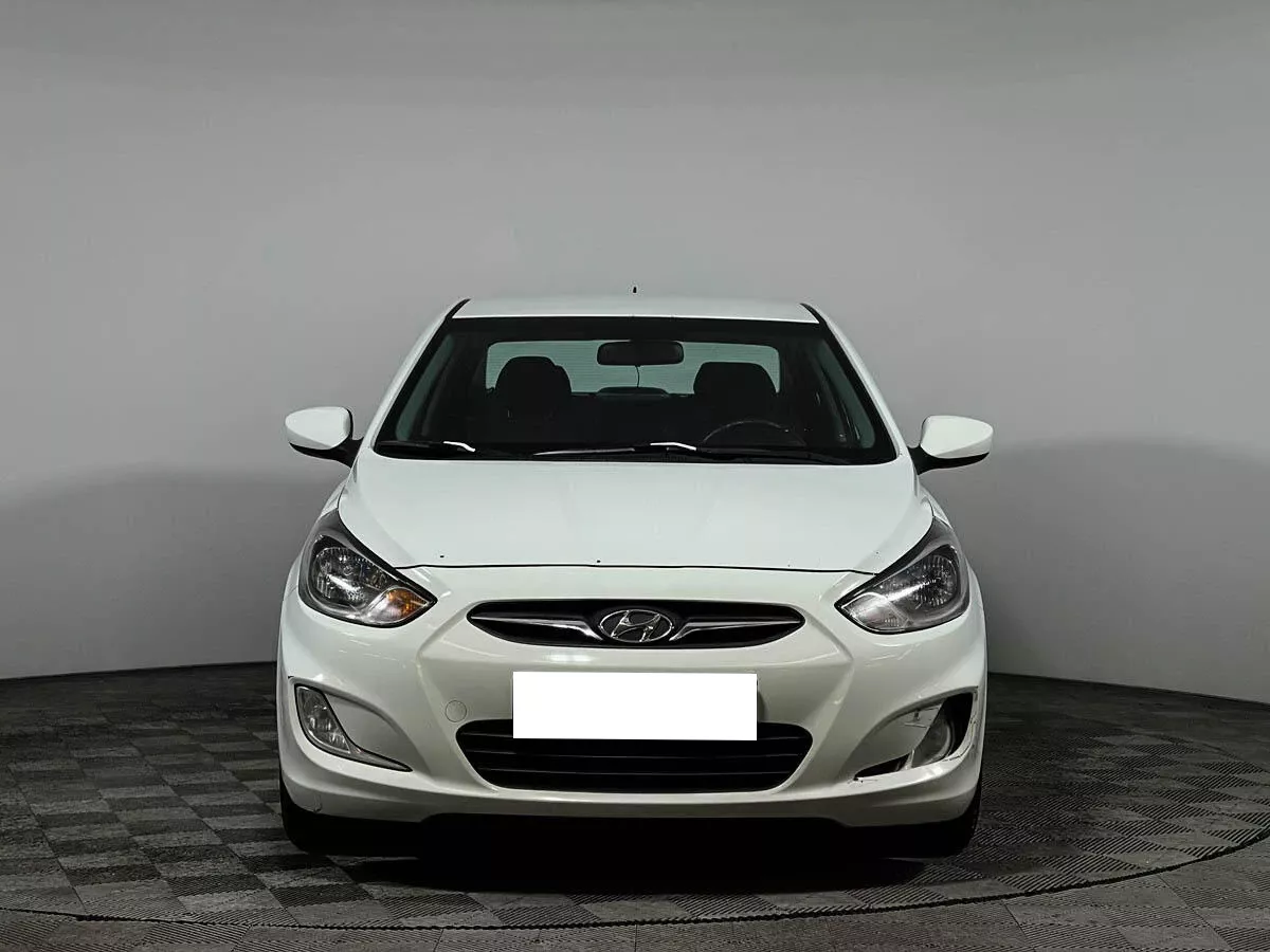 Купить Hyundai Solaris 2012 г.в. 95750 Автоматическая Бензин/1600 см3 за  576400 руб. скидка 471600 руб. в Кредит от 4.9% годовых.